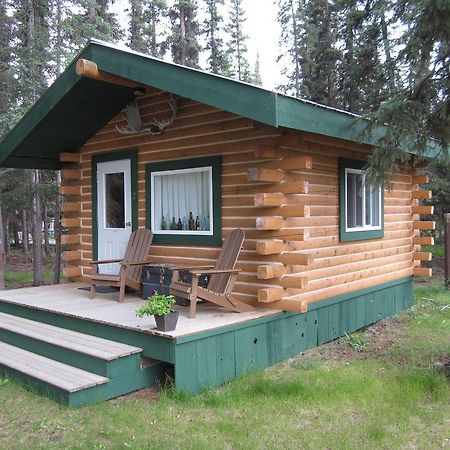 Six Mile River Resort Tagish Quarto foto